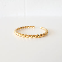Load image into Gallery viewer, Roma Twisted Bangle
